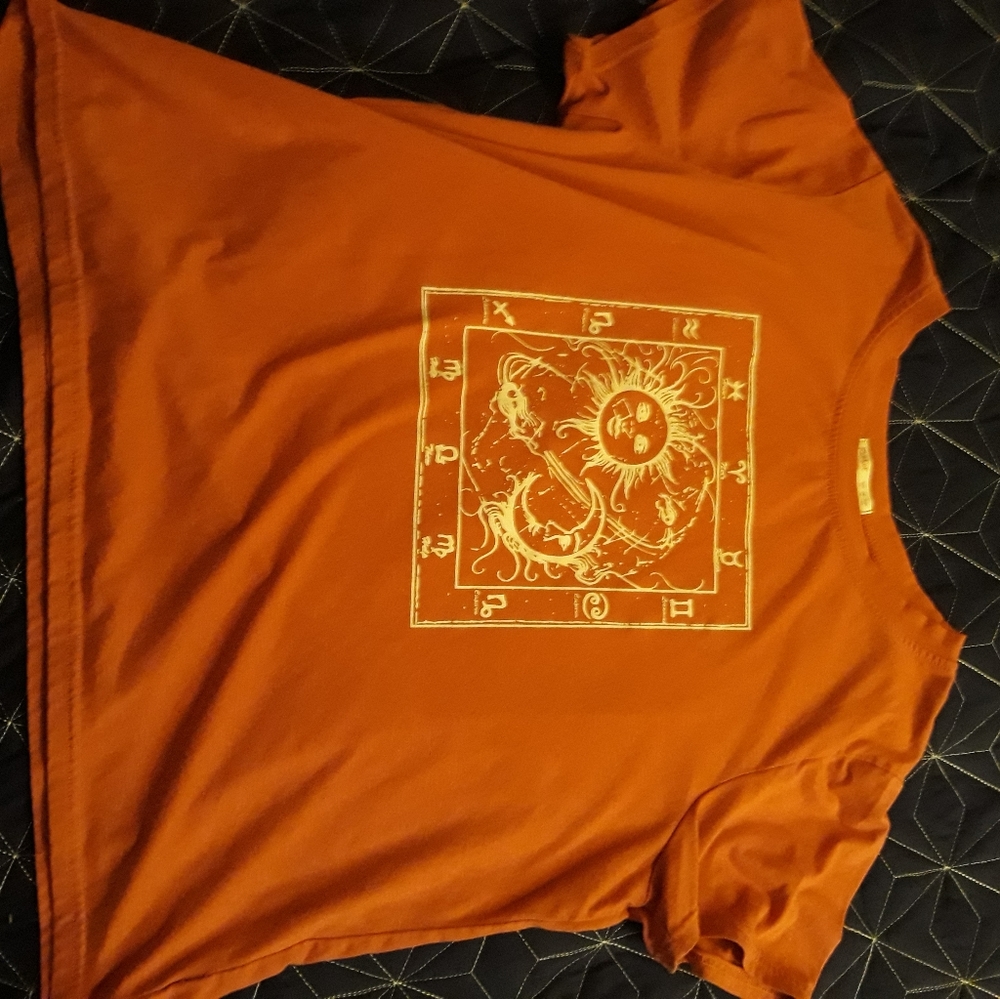 Coral astrology tee
